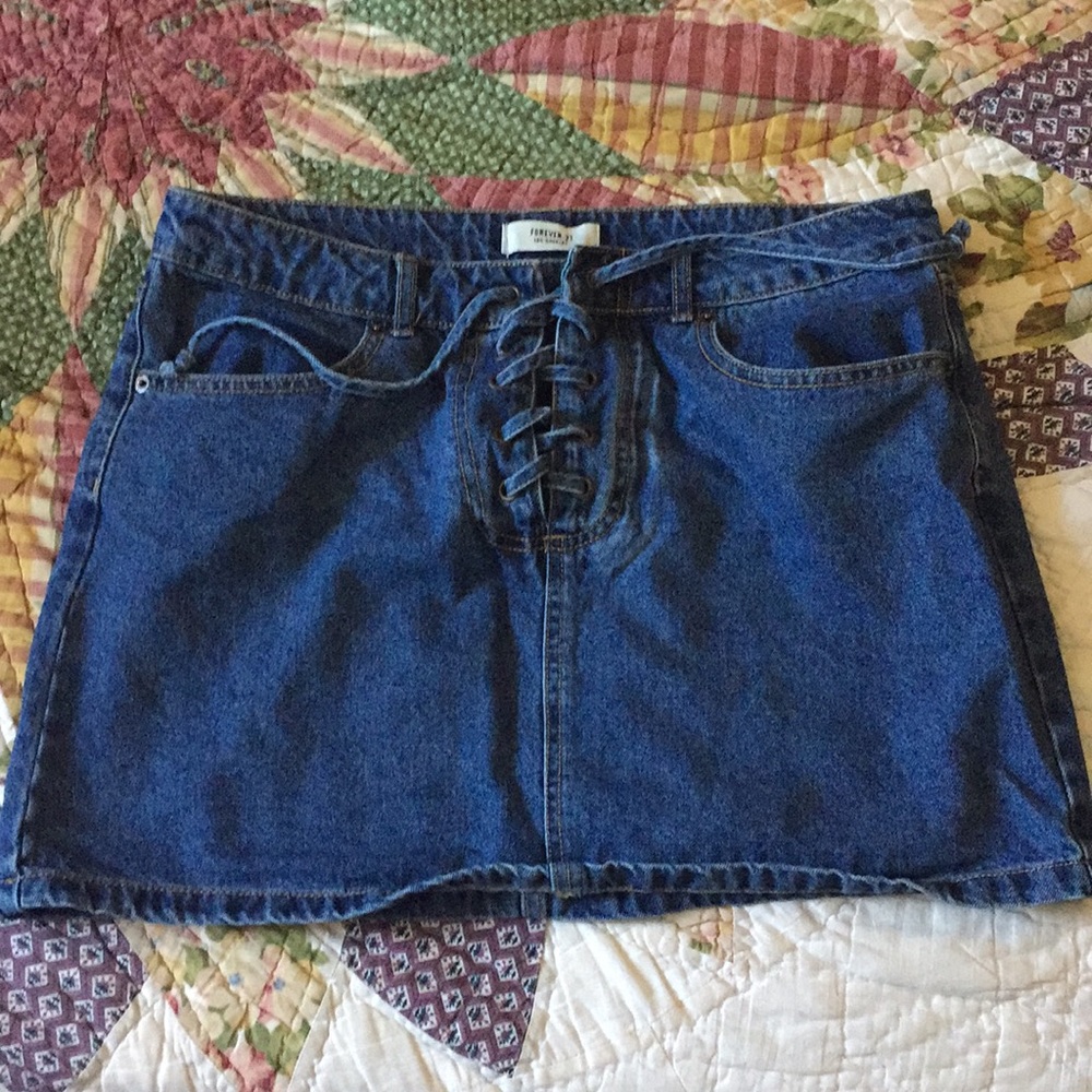 Forever 21 denim skirt size 30